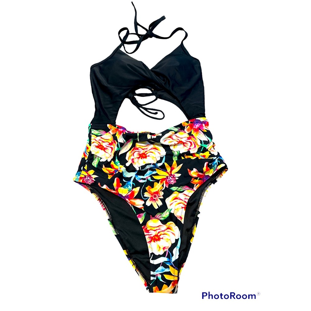 Cupshe peek a boo bikini